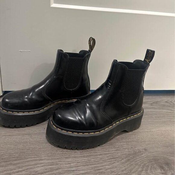 Dr Martens Smooth Leather Platform Chelsea Boot - Picture 3 of 3